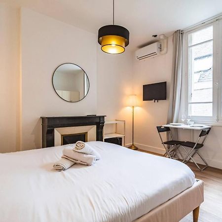 Pink, Appartement En Plein Coeur De Reims Ngoại thất bức ảnh