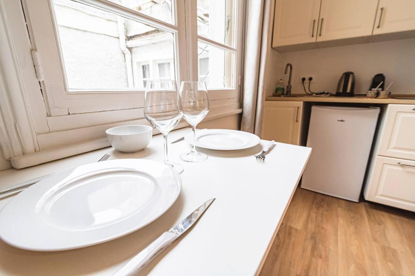 Pink, Appartement En Plein Coeur De Reims Ngoại thất bức ảnh