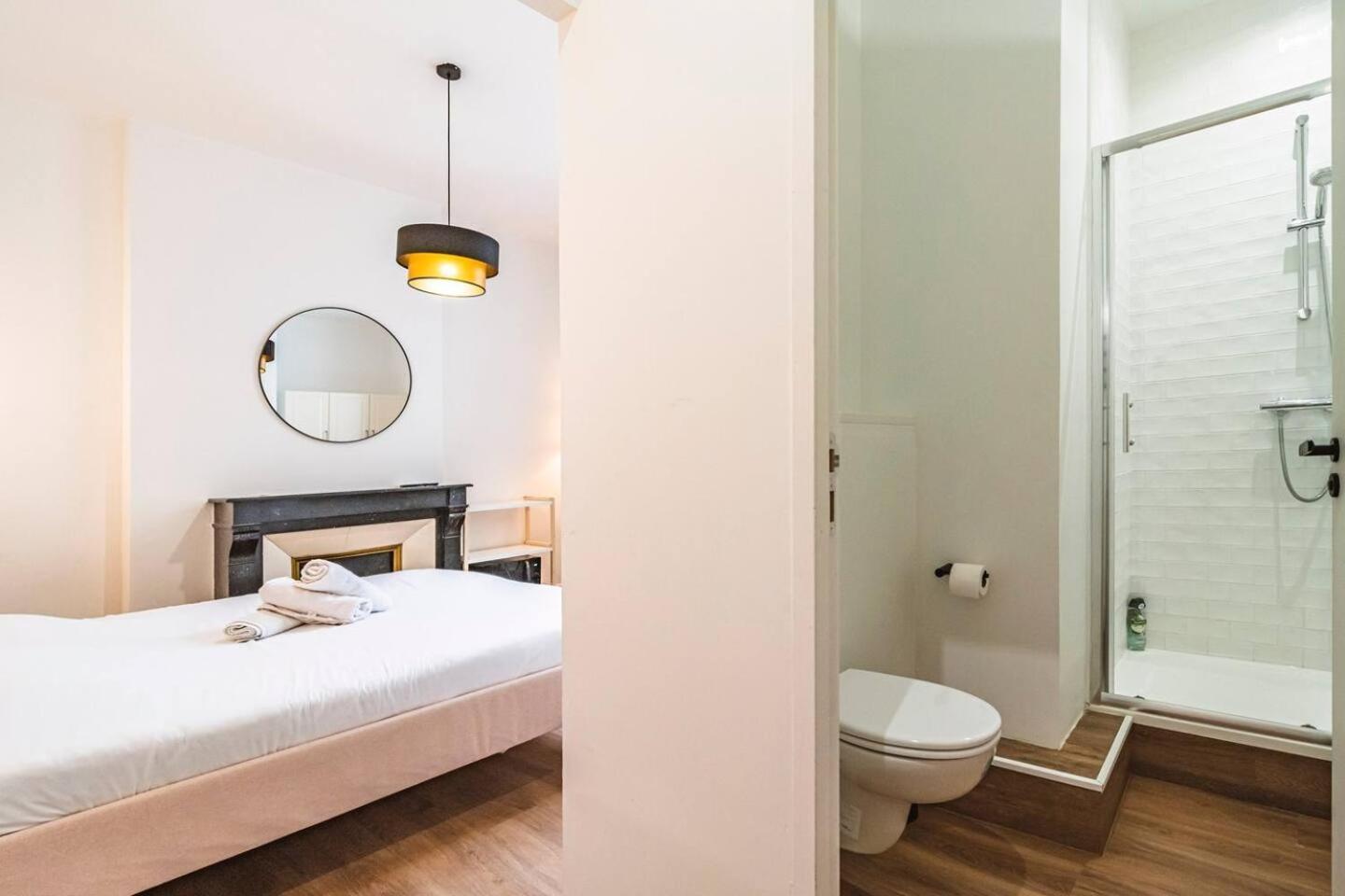 Pink, Appartement En Plein Coeur De Reims Ngoại thất bức ảnh