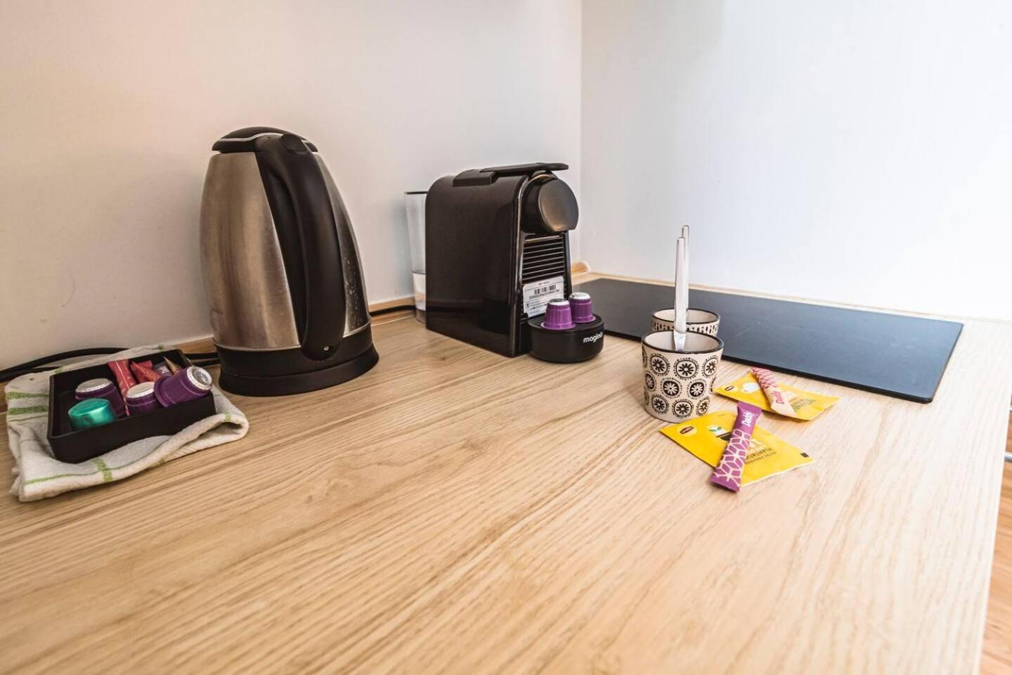 Pink, Appartement En Plein Coeur De Reims Ngoại thất bức ảnh