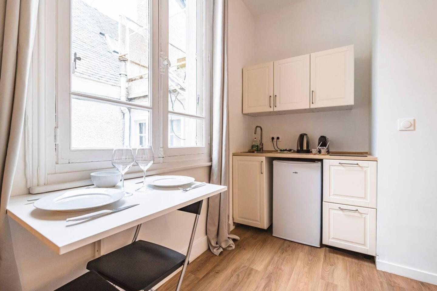 Pink, Appartement En Plein Coeur De Reims Ngoại thất bức ảnh