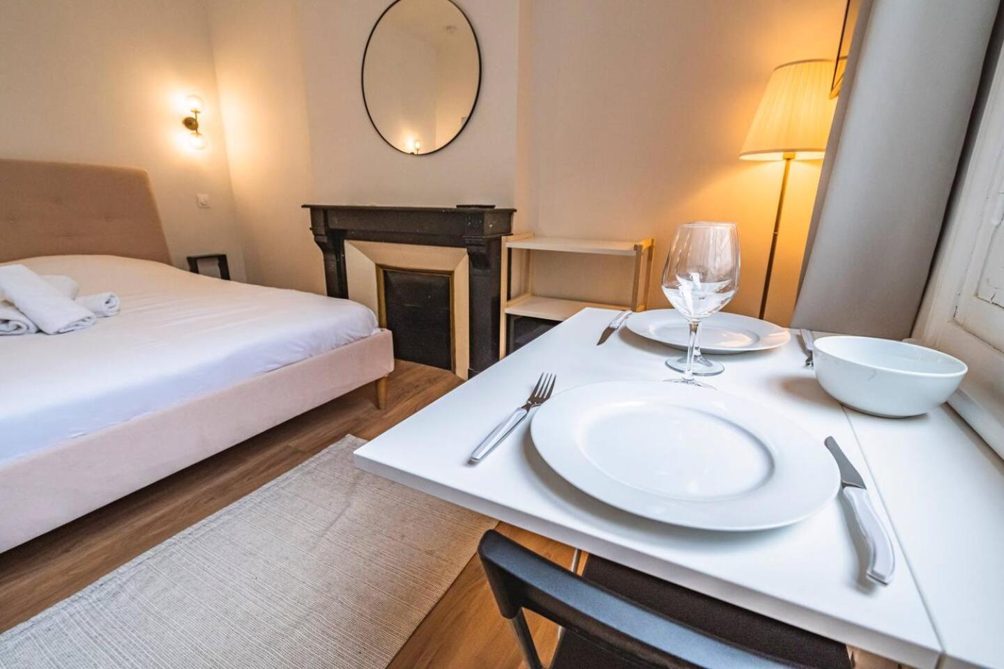 Pink, Appartement En Plein Coeur De Reims Ngoại thất bức ảnh