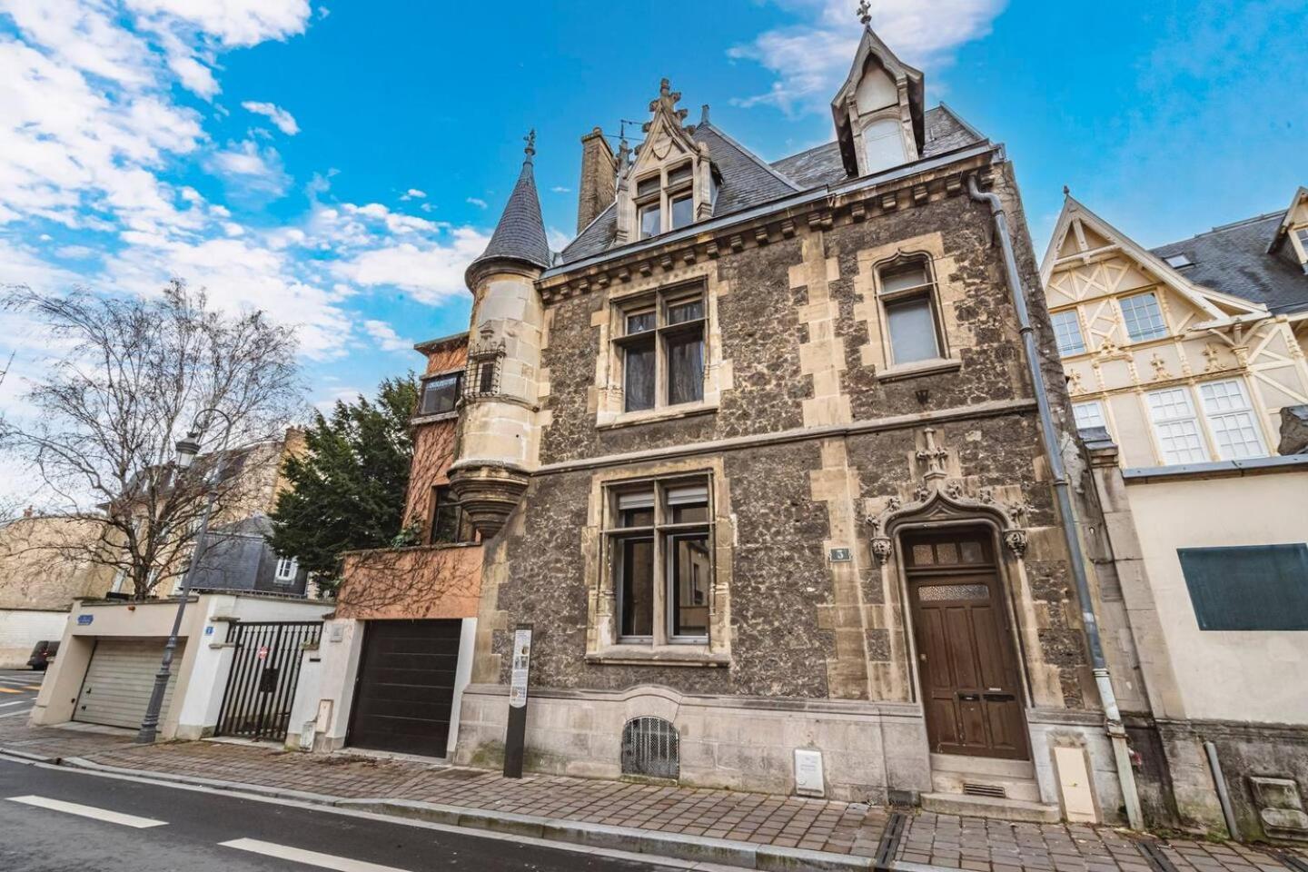 Pink, Appartement En Plein Coeur De Reims Ngoại thất bức ảnh